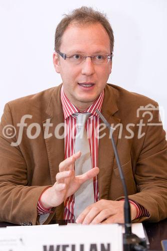 (C) fotodienst/Anna Rauchenberger -  Wien, am 24.09.2009 - Vom Europäischen Centrum für 'Disease Control' wurde 2008 der
'Europäische Antibiotikatag' ins Leben gerufen. ExpertInnen des
Nationalen Österreichischen Referenzzentrums warnen vor Fehlern, informieren über Richtige Verordnung und Einnahme von Antibiotika, neue Antibiotika und akute Resistenzbedrohungen im Alltag.