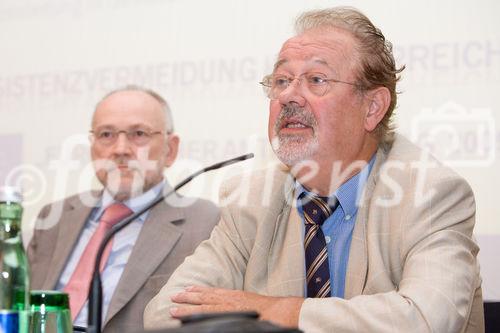 (C) fotodienst/Anna Rauchenberger -  Wien, am 24.09.2009 - Vom Europäischen Centrum für 'Disease Control' wurde 2008 der
'Europäische Antibiotikatag' ins Leben gerufen. ExpertInnen des
Nationalen Österreichischen Referenzzentrums warnen vor Fehlern, informieren über Richtige Verordnung und Einnahme von Antibiotika, neue Antibiotika und akute Resistenzbedrohungen im Alltag. FOTO: GD Prof. Dr. Hubert Hrabcik, BM f. Gesundheit,  Wien