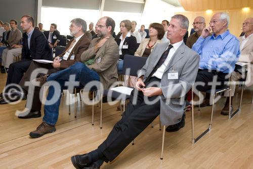 (C) fotodienst/Anna Rauchenberger -  Wien, am 22.09.2009 - Das FMK Forum Mobilkommunikation veranstaltete heute gemeinsam mit der Forschungsgemeinschaft Funk E.V. in der Urania eine Informations- und Diskussionsrunde aus der Reihe 'Handy und Co' zum Thema 'Seriöse Forschung oder Junk Science? - Qualitätsstandards wissenschaftlichen Arbeitens in der Mobilfunkforschung'. 