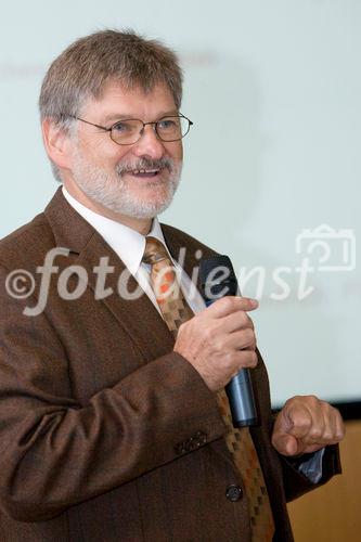 (C) fotodienst/Anna Rauchenberger -  Wien, am 22.09.2009 - Das FMK Forum Mobilkommunikation veranstaltete heute gemeinsam mit der Forschungsgemeinschaft Funk E.V. in der Urania eine Informations- und Diskussionsrunde aus der Reihe 'Handy und Co' zum Thema 'Seriöse Forschung oder Junk Science? - Qualitätsstandards wissenschaftlichen Arbeitens in der Mobilfunkforschung'. FOTO: Dr. Gerd Friedrich, Forschungsgemeinschaft Funk e. V., Deutschland