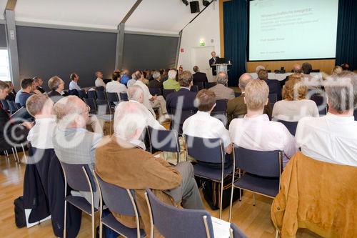 (C) fotodienst/Anna Rauchenberger -  Wien, am 22.09.2009 - Das FMK Forum Mobilkommunikation veranstaltete heute gemeinsam mit der Forschungsgemeinschaft Funk E.V. in der Urania eine Informations- und Diskussionsrunde aus der Reihe 'Handy und Co' zum Thema 'Seriöse Forschung oder Junk Science? - Qualitätsstandards wissenschaftlichen Arbeitens in der Mobilfunkforschung'. 