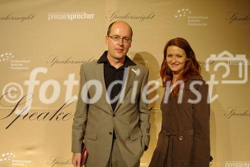 pressetext-Büroleiter Dietmar Wilke mit Kundin auf dem Kommunikationskongress in Berlin.