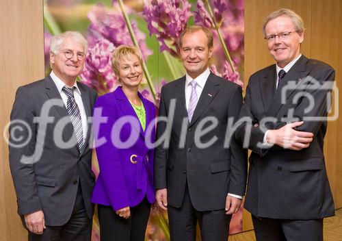 (C) fotodienst/Anna Rauchenberger -  Wien, am 18.09.2009 - Hotel Lindner. Im Bild v.l. nach rechts, Der Vorstand im Fachverband GEN im BDU, Claudio Ciacci, Dr. Grit Reimann, Alfred Harl, Obmann des FV Unternehmensberatung und Informationstechnologie (UBIT) der WKÖ, Dr. Rainer Langosch.