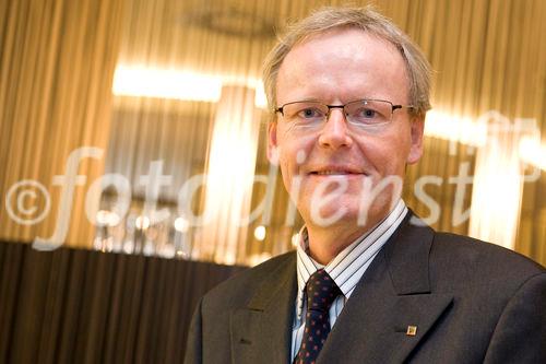 (C) fotodienst/Anna Rauchenberger -  Wien, am 18.09.2009 - Hotel Lindner, Im Bild: Dr. Rainer Langosch, Vorstandsvorsitzender des Fachverbandes Gründung, Entwicklung und Nachfolge im BDU.