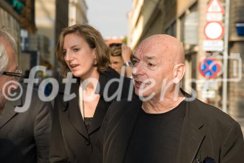 (C)fotodienst/Christopher Ohmeyer
Anlässlich der Dachgleichenfeier am Uniqa Tower sprach Jean Nouvel im Odeon über seine Projekte und bat anschließend im Uniqa-Gebäude zur Pressekonferenz

Fotos: Jean Nouvel, Rudi Schicker
