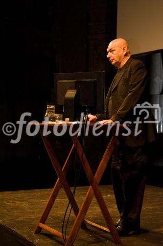 (C)fotodienst/Christopher Ohmeyer
Anlässlich der Dachgleichenfeier am Uniqa Tower sprach Jean Nouvel im Odeon über seine Projekte und bat anschließend im Uniqa-Gebäude zur Pressekonferenz

Fotos: Jean Nouvel
