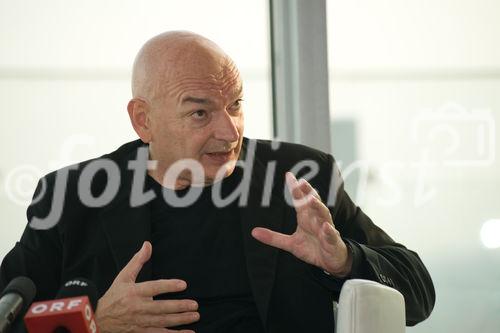 (C)fotodienst/Christopher OhmeyerAnlässlich der Dachgleichenfeier am Uniqa Tower sprach Jean Nouvel im Odeon über seine Projekte und bat anschließend im Uniqa-Gebäude zur PressekonferenzFoto: Jean Nouvel