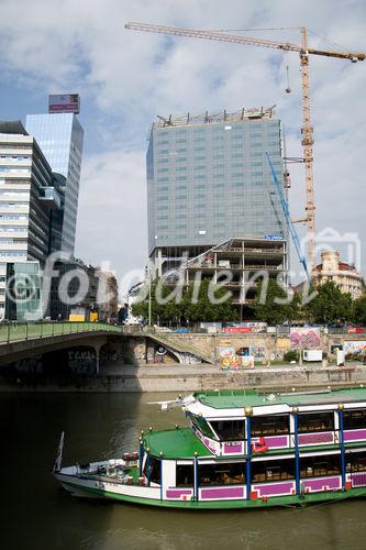 (C)fotodienst/Christopher Ohmeyer
Anlässlich der Dachgleichenfeier am Uniqa Tower sprach Jean Nouvel im Odeon über seine Projekte und bat anschließend im Uniqa-Gebäude zur Pressekonferenz

Fotos: Uniqa Tower
