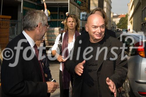 (C)fotodienst/Christopher Ohmeyer
Anlässlich der Dachgleichenfeier am Uniqa Tower sprach Jean Nouvel im Odeon über seine Projekte und bat anschließend im Uniqa-Gebäude zur Pressekonferenz

Fotos: Jean Nouvel, Rudi Schicker
