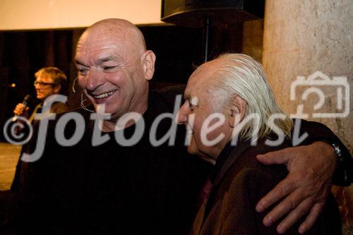 (C)fotodienst/Christopher Ohmeyer
Anlässlich der Dachgleichenfeier am Uniqa Tower sprach Jean Nouvel im Odeon über seine Projekte und bat anschließend im Uniqa-Gebäude zur Pressekonferenz

Fotos: Jean Nouvel, Hans Hollein
