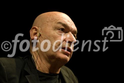 (C)fotodienst/Christopher Ohmeyer
Anlässlich der Dachgleichenfeier am Uniqa Tower sprach Jean Nouvel im Odeon über seine Projekte und bat anschließend im Uniqa-Gebäude zur Pressekonferenz

Fotos: Jean Nouvel
