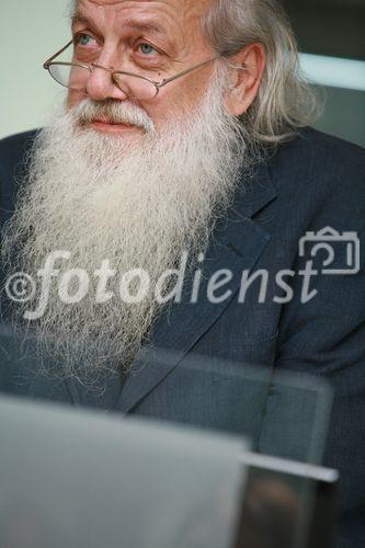 (C)fotodienst/Martina Draper; Cawi Print - Die Reichweitenstudie der spezifischen Zeitschriften, Foto:
Dr. Rudolf Bretschneider, GfK 