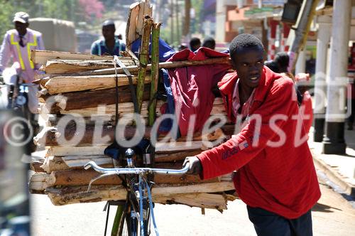 Noch immer leben über 100'000 Vertriebene in den Flüchtlingscamps, die vom Kenya Red Cross und IKRC/ICRC versorgt werden. 