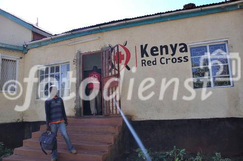 Die Rot-Kreuz-Mission in Eldoret, wo das Epizentrum der politisch motivierten Unruhen in Kenya liegt. The Red Cross mission in Eldoret, where the cultural clashes have forced 300'000 refugies into camps: 