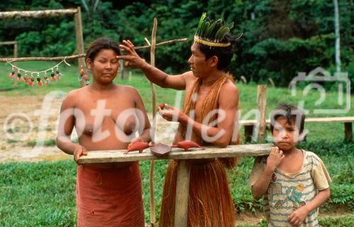 Die Amazonas-Ureinwohner wie die Yagua-Indio's kämpfen immer heftiger gegen die Ausbeutung ihrer Heimat und der Amazonas-Resourcen druch die Regierung zu Gunsten der wenigen Reichen Leute im Inland. 