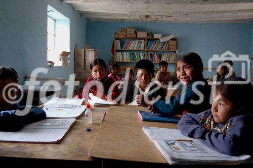 Dem peruanischen Bildungssystem fehlt es an Lehrern, Schulmaterial, Krippen und Transportmitteln. 