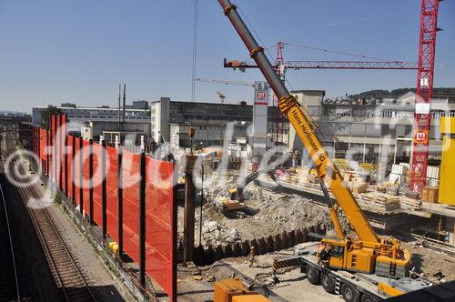 Auf dem Maag-Areal in Zürich wurde der Grundstein für den Bau des Geschäftsgebäudes Platform gelegt. Der Neubau, den die Swiss Prime Site AG realisiert, wird im Frühjahr 2011 durch 1.000 Mitarbeiter von Ernst & Young bezogen werden können und bildet das horizontale Gegenstück zum Prime Tower.