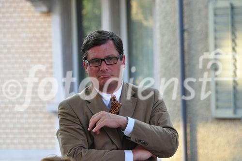 Andreas Türler, Zürcher FDP-Kantonsrat-Kandidat in der Brauerei Flühgass in Zürich, die seinem Mitstreiter Urs Egger und dem Kantonsratkandidaten Marco V. Camin gehört. 