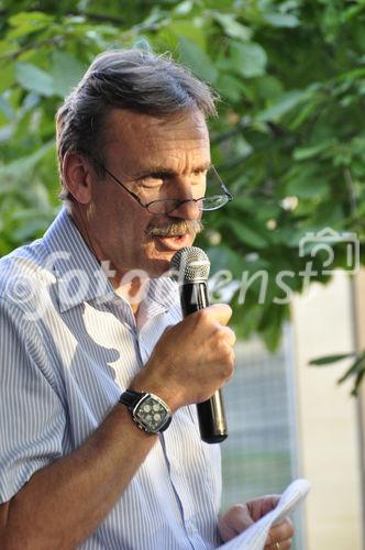 Urs Egger gibt seine Kantoinsratskandidatur mit Andreas Türler für die Zürcher FDP im Kreis seiner (Partei-)freunde in seiner Brauerei an der Flühgasse bekannt, die er mit seinem Freund und Parnter Marco V. Camin und Roland Möhrle betreibt.