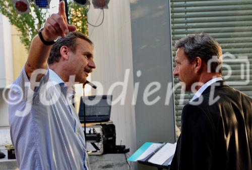 Urs Egger gibt seine Kantoinsratskandidatur mit Andreas Türler für die FDP im Kreis seiner (partei-)freunde in seiner Brauerei an der Flühgasse bekannt.