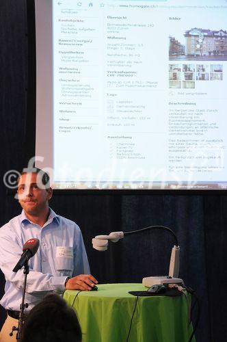 fotodienst/David Zehnder; Für die Privatsphäre der Horror, für den Spieltrieb im Büro das Paradies: Seit heute Morgen ist Googles Street View auch in der Schweiz online. Foto: Gianfranco Gaioder, Product Manager von Homegate.ch 