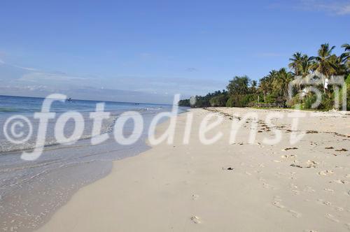 An Mombasa Südküste gibt es kaum Touristen an den Stränden. Das Land leidet noch immer am Touristenschwund nach den politischen Unruhen, die nach den Wahlen 300'000 Menschen vertrieben