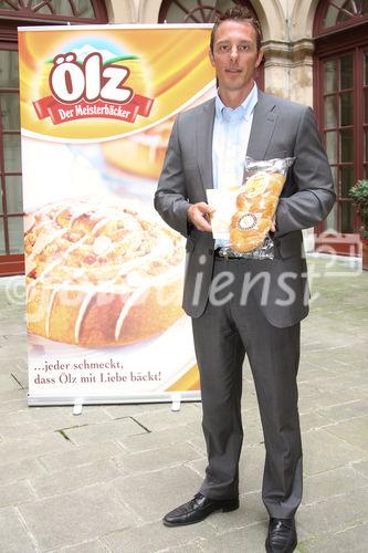 © fotodienst/Katharina Schiffl - Wien 12.08.2009 - Ölz Meisterbäcker: Als Erster ausschließlich Eier aus Bodenhaltung - Pressekonferenz mit Bernhard Ölz, Geschäftsführer Ölz Meisterbäcker