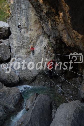 Das Oberdrautal in Kärnten hat sich als erster Outdoorpark Österreichs positioniert. Besonders attraktiv sind Canyoning Touren in der Ochsenschlucht bei Berg im Drautal. © Fotodienst / F. Gerdl