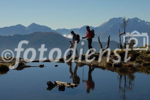 Das Oberdrautal in Kärnten hat sich als erster Outdoorpark Österreichs positioniert. Top-Wanderrouten zählen zu den Attraktionen. Angeboten werden z.B. Wandern auf Kultur-Pfaden und Wasser-Erlebnisschauplätzen, Almwanderungen und Bergtouren, Klettertouren im Reißkofelgebiet und Wasserklamm-Klettertouren, Kräuterwanderungen und Trekkingtouren durch die Kreuzeckgruppe. © Fotodienst / F. Gerdl