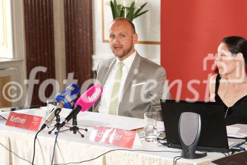 © fotodienst/Katharina Schiffl - Wien 22.07.2009 - Wien-Tourismus: Halbjahres-Bilanz 2009 und Vorschau mit Tourismusdirektor Norbert Kettner und PR-Cefin Vera Schweder