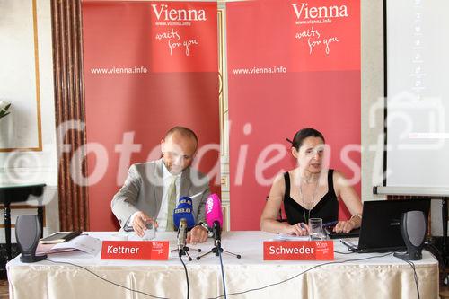 © fotodienst/Katharina Schiffl - Wien 22.07.2009 - Wien-Tourismus: Halbjahres-Bilanz 2009 und Vorschau mit Tourismusdirektor Norbert Kettner und PR-Chefin Vera Schweder