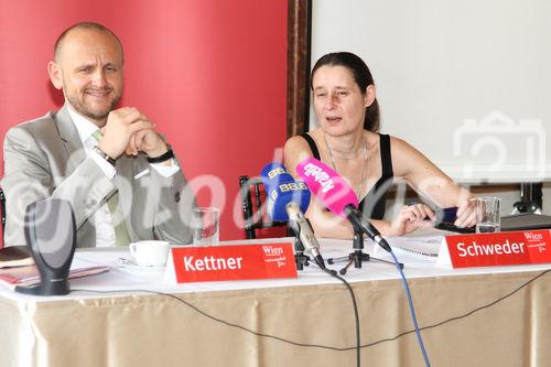 © fotodienst/Katharina Schiffl - Wien 22.07.2009 - Wien-Tourismus: Halbjahres-Bilanz 2009 und Vorschau mit Tourismusdirektor Norbert Kettner und PR-Cefin Vera Schweder