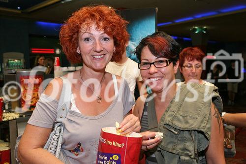 (C) fotodienst/Anna Rauchenberger - Wien 15.07.2009 - Die Goldene Seiten VerlagsgesmbH lud heute zur Premiere von 'Harry Potter und der Halbblutprinz' in die UCI Milleniums City. Passend zum Film unterhielt ein Zauberer die Gäste mit Tricks. Vor der Vorstellung verlosten der Hotelier Hagleitner und der Uhrenhersteller Hanhart wertvolle Preise.