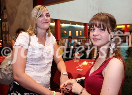 (C) fotodienst/Anna Rauchenberger - Wien 15.07.2009 - Die Goldene Seiten VerlagsgesmbH lud heute zur Premiere von 'Harry Potter und der Halbblutprinz' in die UCI Milleniums City. Passend zum Film unterhielt ein Zauberer die Gäste mit Tricks. Vor der Vorstellung verlosten der Hotelier Hagleitner und der Uhrenhersteller Hanhart wertvolle Preise.