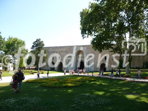 Blick auf den Topkapi Palast, erster Innenhof. © Fotodienst / Wilfried Seywald