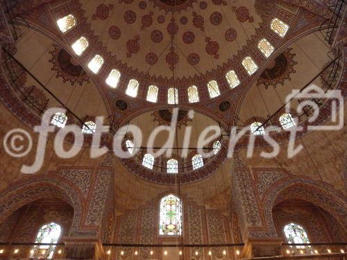 Die herrliche Kuppel der Blauen Moschee, einem der bedeutendsten Bauwerke der Osmanen in Istanbul. © Fotodienst / Wilfried Seywald