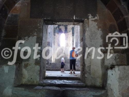 Die osttürkische Region rund um den Van-See soll mit massiven Investitionen in die touristische Infrastruktur fit für die Zukunft gemacht werden. Im Bild: Die Heiligenkreuz-Kirche aus dem 10. Jahrhundert auf der Van-See Insel Akdamar mit herrlichen Steinreliefs an der Außenfassade und byzantinischen Fresken im Innenschiff. 