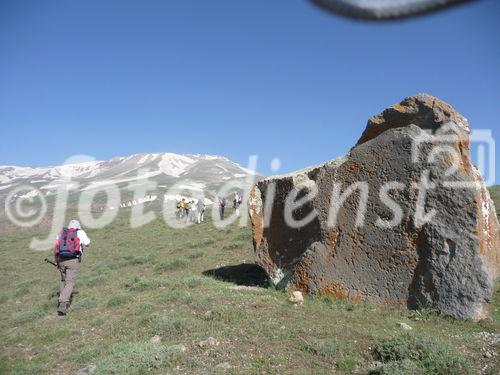 Die osttürkische Region rund um den Van-See soll mit massiven Investitionen in die touristische Infrastruktur fit für die Zukunft gemacht werden. Im Bild: Bergtour auf den erloschenen Vulkan Süphar am Van-See. Der See liegt auf knapp 1700 m, der Gipfel auf 4.058 m.