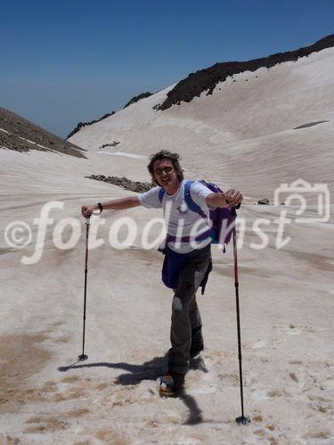 Die osttürkische Region rund um den Van-See soll mit massiven Investitionen in die touristische Infrastruktur fit für die Zukunft gemacht werden. Im Bild: Bergtour auf den erloschenen Vulkan Süphar am Van-See. Der Gipfel liegt auf 4.058 m, Schnee- und Gletscherzungen reichen bis unter 3.000 m herab. 