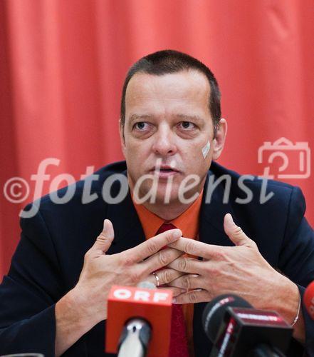 Direktor Dr. Harald Seiss, Salzburger Gebietskrankenkasse, Pressekonferenz 