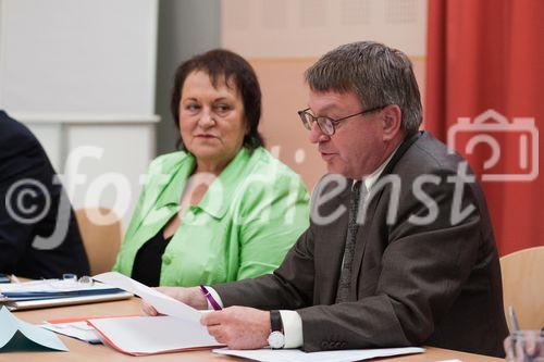 Präsident Dr. Karl Forstner, Ärztekammer für Salzburg, Landesrätin Erika Scharer, Gesundheitsressort Land Salzburg Pressekonferenz 