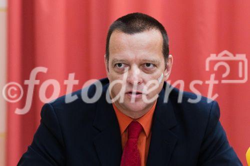 Direktor Dr. Harald Seiss, Salzburger Gebietskrankenkasse, Pressekonferenz 