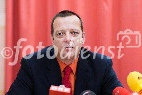 Direktor Dr. Harald Seiss, Salzburger Gebietskrankenkasse, Pressekonferenz 