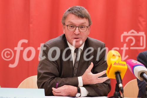 Präsident Dr. Karl Forstner, Ärztekammer für Salzburg, Pressekonferenz 