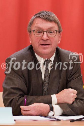 Präsident Dr. Karl Forstner, Ärztekammer für Salzburg, Pressekonferenz 