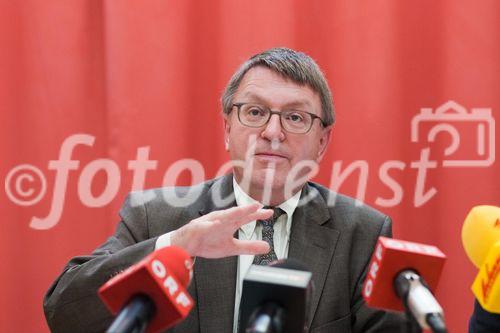 Präsident Dr. Karl Forstner, Ärztekammer für Salzburg, Pressekonferenz 