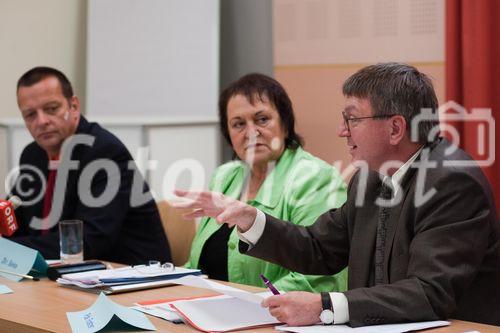 Präsident Dr. Karl Forstner, Ärztekammer für Salzburg, Landesrätin Erika Scharer, Gesundheitsressort Land Salzburg, Pressekonferenz 