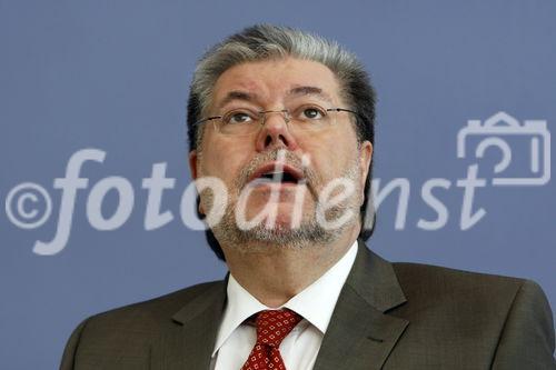 Berlin, den 10.03.2008-Bundespressekonferenz
Foto: Kurt Beck,Vorsitzender der SPD.
Copyright by Reiner Zensen