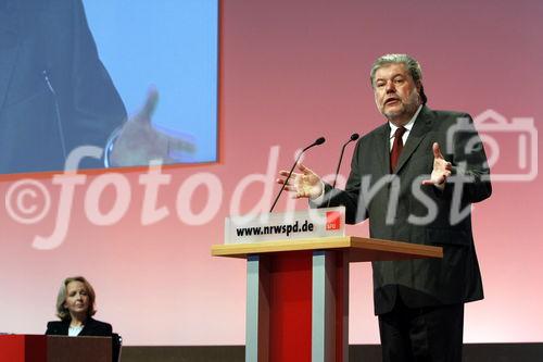 Duesseldorf, den 05.04.2008
Foto: Kurt Beck, Vorsitzender der SPD und Hannelore Kraft, Vorsitzende der NRW SPD, auf dem Landesparteitag der NRW SPD in Duesseldorf. Copyright by: Reiner Zensen