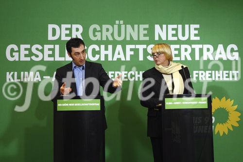 Berlin, den 06.03.2009
Foto: Claudia Roth und Cem Oezdemir, Bundesvorsitzende von BUENDNIS 90/DIE GRUENEN, anlaesslich einer Presselonferenz zur Vorstellung
von 